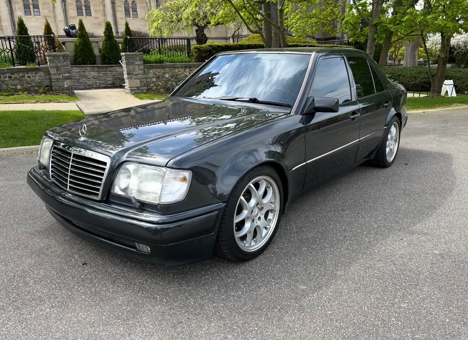 drivertodriver's tweet image. 1992 Mercedes-Benz 500 E: Stock, 322hp 5.0L Naturally Aspirated V8, RWD, Automatic. drivertodriver.com/car/-OVQblSy_V…