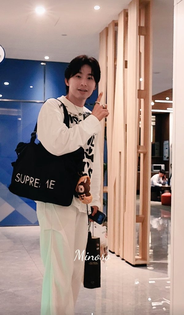 AndriAni1246026's tweet photo. Gas pooooool P wave ❤️💙
" Aku mendukungmu "
BUILD OUR WONDERLAND FANSIGN
#TogetherInOurWonderland
#wavekhoo #WaveBiu #BiuWave
#BuildJakapan #Beyourluve @JakeB4rever https://t.co/RBV96ANdUv
