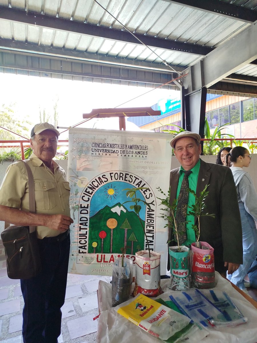 misredes2012's tweet photo. ExpoSucreRecicla ♻️ en 3️⃣ palabras: Reducir, Reutilizar y Reciclar ¡TODO UN ÉXITO! Gracias 🙏 https://t.co/nEp3Fqz0tO