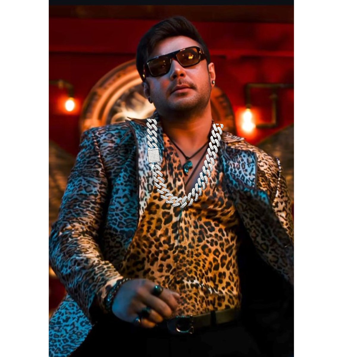 EmoriDiamond's tweet image. Not just the boss. The diamond boss.

#DBoss is trending, and we’re matching that energy with jewellery that leads from the front.
Bold, iconic, built to rule - just like our pieces.

#Emori #DiamondBoss #UnstoppableStyle #TheDevil  #Devil