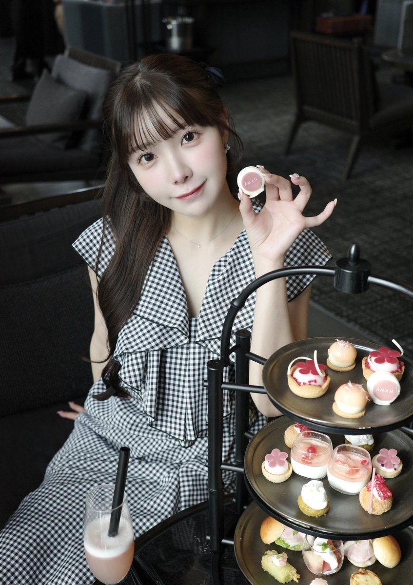 えみ様 平日アフタヌーンティー🫖 ︎ ︎ ︎ ︎ ︎ 甘いものは一口で十分だ笑