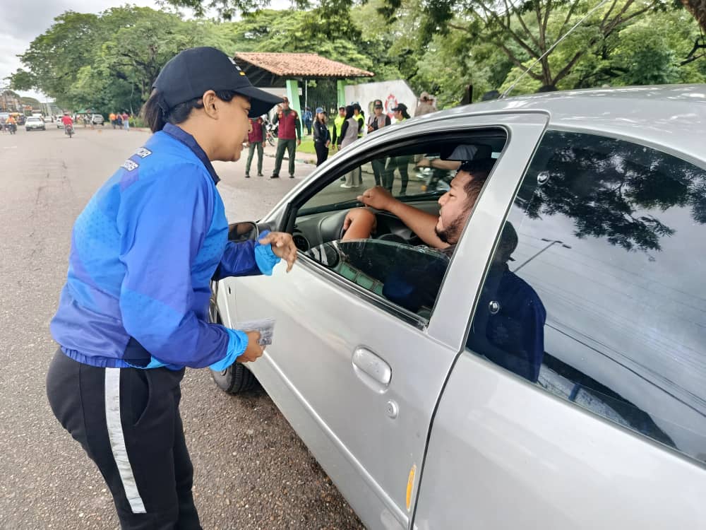 #enfotos La @sna_apure se esfuerza por llegar a cada ciudadano a través de jornadas informativas en sitios estratégicos de nuestro estado,incentivando a la comunidad a practicar la cultura preventiva para fortalecer los factores de protección y crear un país seguro.