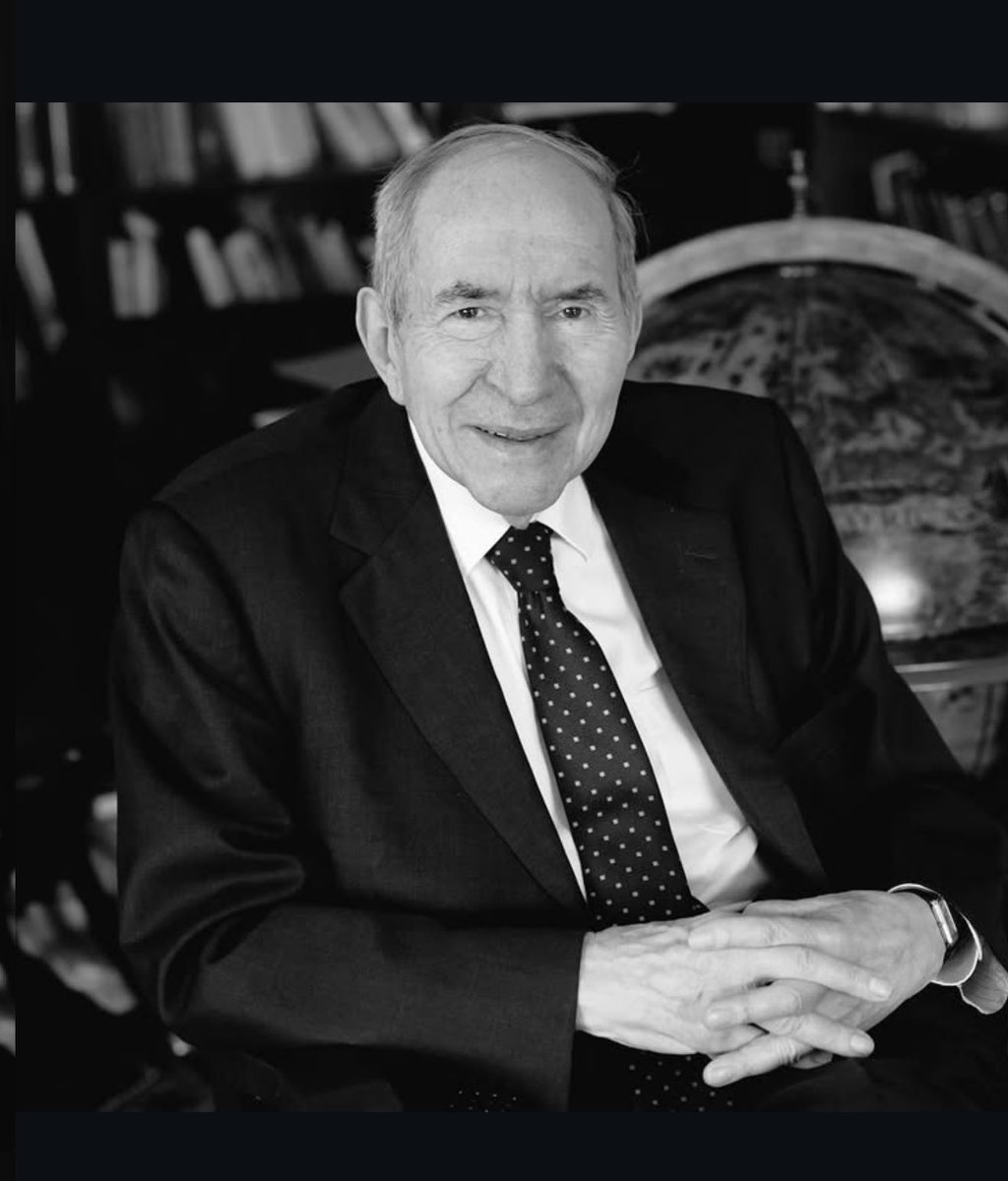 Son ana kadar Cumhuriyet Halk Partisi için mücadele etmiş önceki dönem Genel Başkanımız Altan Öymen’i kaybetmenin hüznü içerisindeyiz. Allah rahmet eylesin.