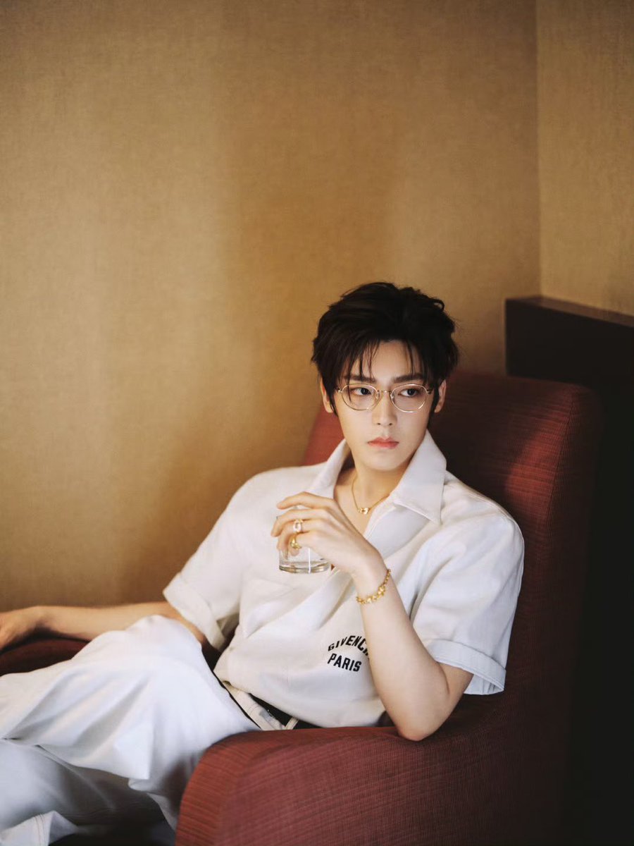 pxn045_'s tweet image. หนุ่มตี๋ใส่แว่นคนที่สองที่ฉันรัก (คนแรกแฟนเขา)