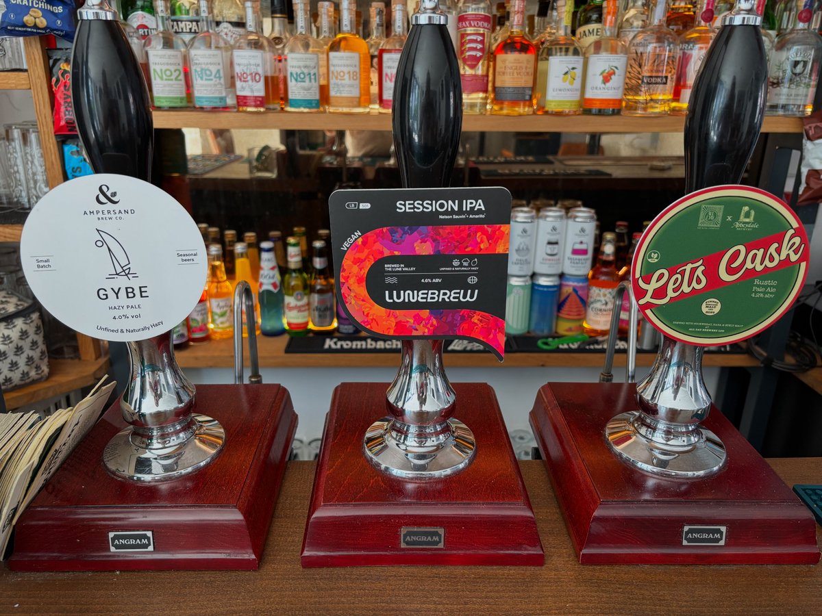 Presenting Saturday Beers at The Magnet 🧲 

<a href="/AmpersandBrewCo/">Ampersand Brew Co</a> 
• Gybe (4.0%) 🍻 

<a href="/Lunebrewco/">Lune Brew Co.</a> 
• Session IPA (4.6%) (V 🌱) ⛰️

<a href="/alldaybrewing/">alldaybrewing</a> | <a href="/AbbeydaleBeers/">Abbeydale Brewery</a> 
• Lets Cask (4.2%) 🌾 

#MagnetMicropub #ColchesterPub #Colchester #ColchesterBusiness #EssexPub #MicroPub