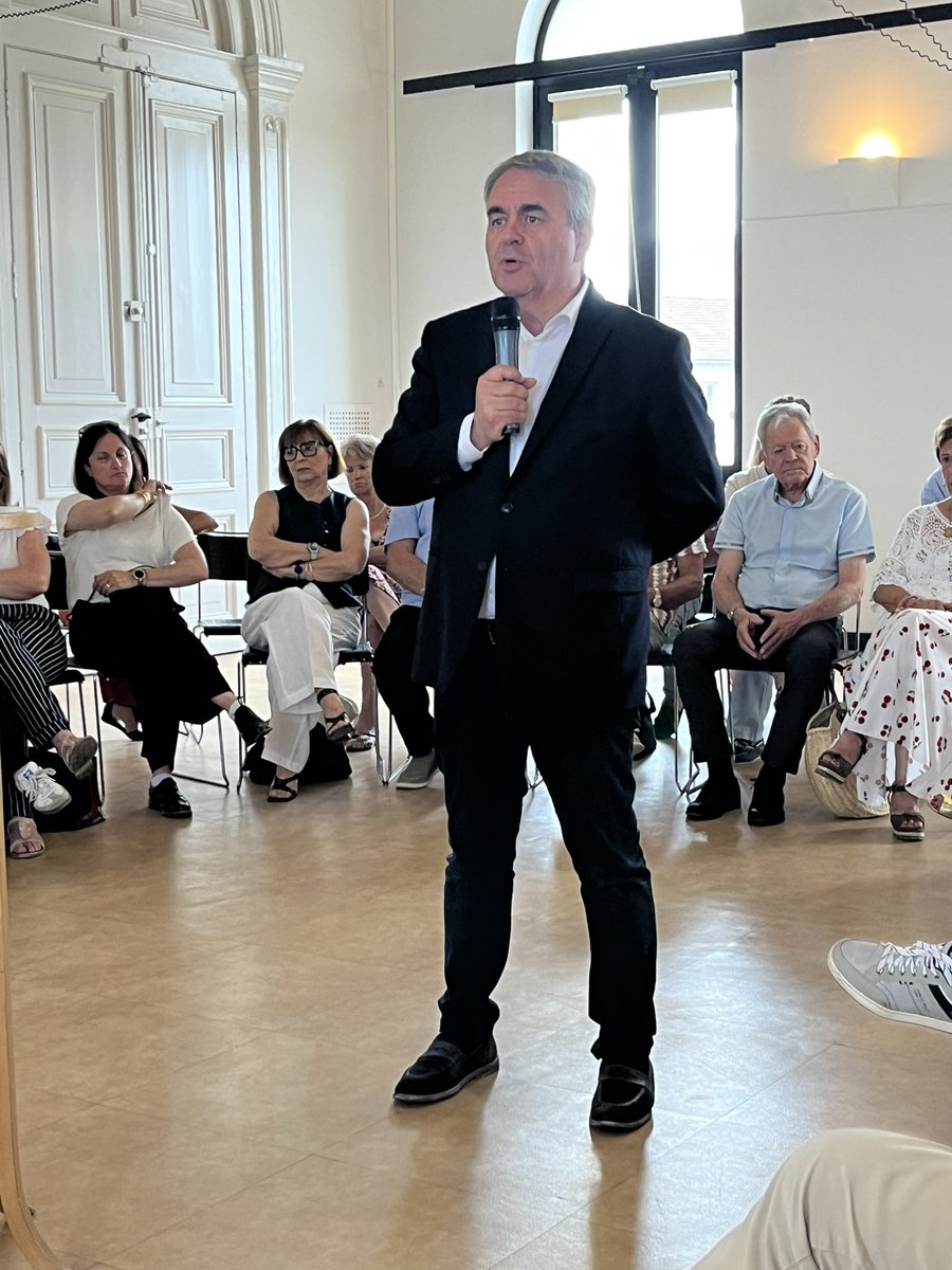 BDeflesselles's tweet image. Avec @xavierbertrand réunion aujourd’hui à #Sorgues à l’invitation du maire Thierry Lagneau en présence de nos amis sénateurs Alain Milon @SenateurMilon et Jean Baptiste Blanc @jbblanc84.
De l’écoute de la proximité de l’échange pour une #France plus forte et plus juste.