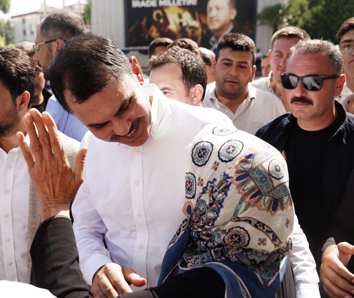 Malatya’mızın kalbini ayağa kaldırıyoruz!

Ticaretin merkezi olacak Bakırcılar Çarşısı, Kuyumcular Çarşısı, Şire Pazarı ve Kasaplar Çarşısı’ndaki çalışmaları inceledik. 

Meydan düzenlemesi için şehrimizin tarihini, kültürünü yansıtacak yeni bir çalışma başlatıyoruz.

Bu alan