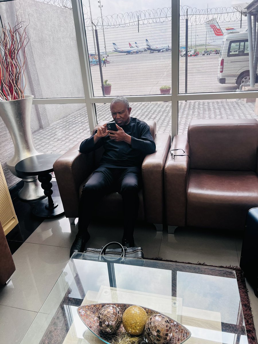 5 states in 1 day with Peter Obi and I am just waking up 😭 but guess who has entered 2 countries to do meetings today😭

This man 🔥🙆🏼‍♀️🔥