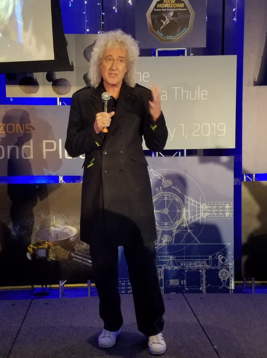 TheLiuniverse's tweet image. 🎂Happy Birthday to astrophysicist @DrBrianMay ! He&apos;s in a group called 🎶🎸@QueenWillRock  too! 😉 Here&apos;s to many more amazing orbits!💫
@NASANewHorizons