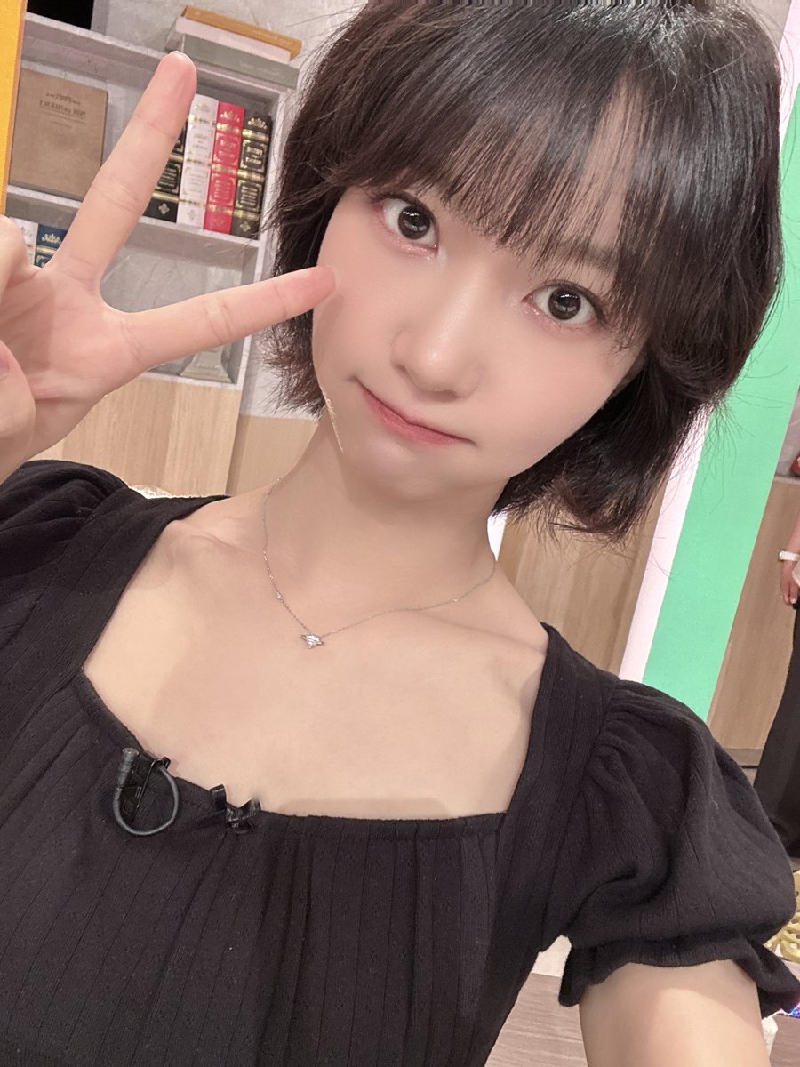 [#OHMYAir] 잠시 후 7시 10분, 'KBS1 이슈 Pick, 쌤과 함께'에 #유빈 이 출연합니다🍀 여름방학 특집으로 찾아오는 이슈픽에서 유빈이랑 만나요💗

#오마이걸 #OHMYGIRL #OMG