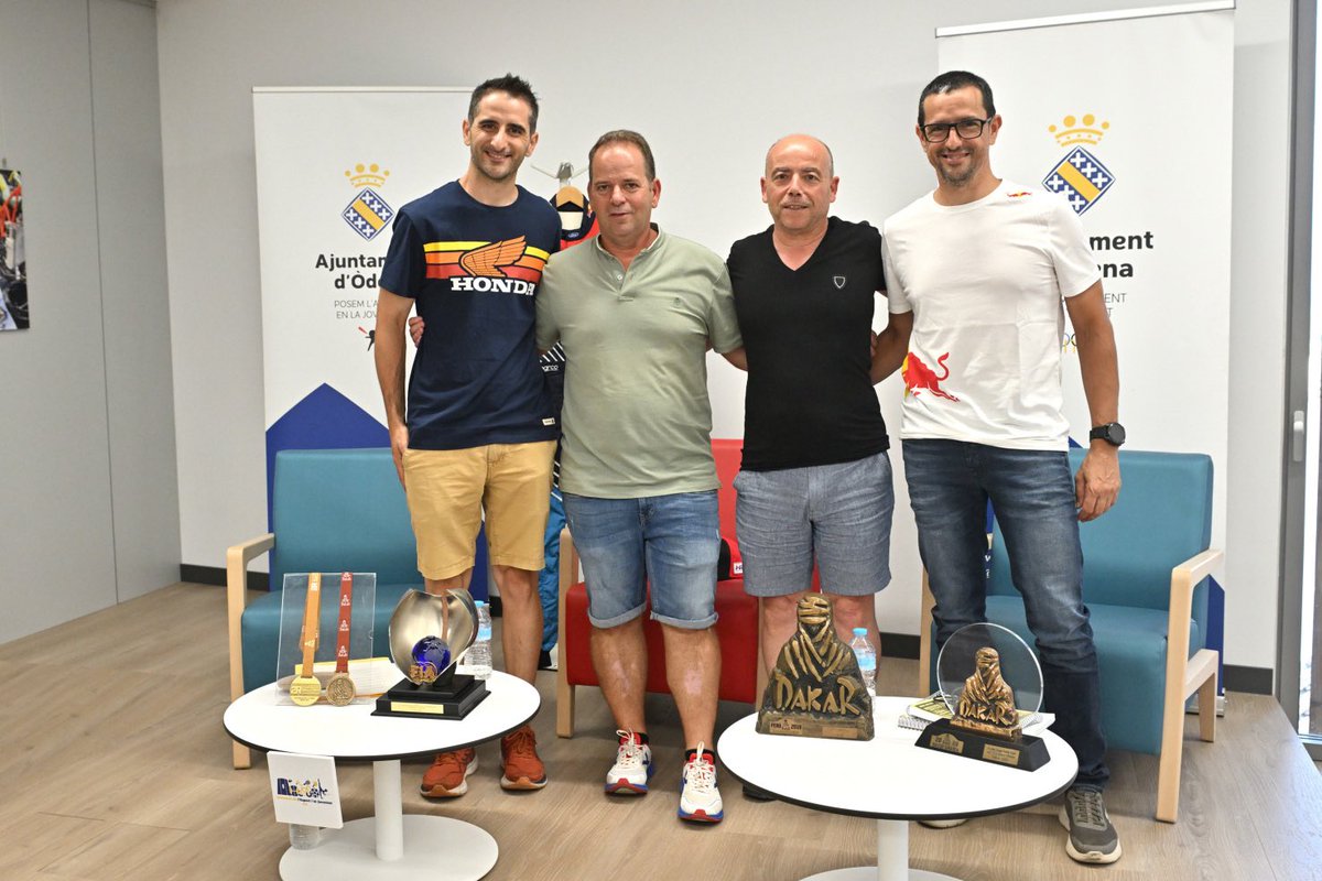 🏁 Primera activitat de la Setmana de l’Esport i la Joventut d’Òdena!
Ahir vam donar el tret de sortida a la programació amb la inauguració de l’exposició “Odenencs al Dakar” a la Biblioteca l’Atzavara, a càrrec dels pilots odenencs Àlex Haro i Oriol Balcells. 🚗💨