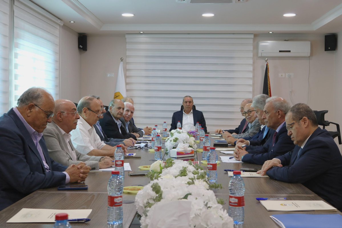 HusseinSheikhpl's tweet image. اللجنة التنفيذية لمنظمة التحرير تعقد اجتماعاً لبحث ملفات سياسية وتنظيمية
رام الله – عقدت اللجنة التنفيذية لمنظمة التحرير الفلسطينية اجتماعًا مساء أمس الأول، برئاسة نائب رئيس اللجنة التنفيذية حسين الشيخ، حيث ناقشت جملة من القضايا السياسية والتنظيمية الهامة، وفي مقدمتها التحضيرات…