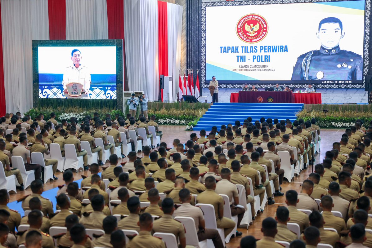 sjafriesjams's tweet image. Saya memberikan pembekalan kepada para Calon Perwira Remaja TNI dan Polri Tahun 2025 di Mabes TNI, Cilangkap (Sabtu, 19 Juli 2025).
Saya menekankan kepada para Capaja TNI - Polri akan pentingnya kepemimpinan lapangan yang kuat, adaptif dan siap mengambil keputusan serta…