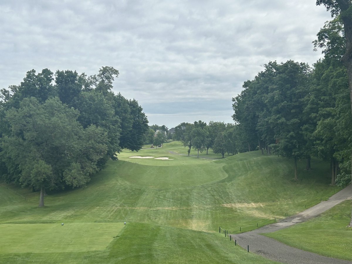 Rush creek in maple grove mn.  High end daily fee. Terrific layout great variety of holes. Ucpga must play. Only negative is that no one fixes their ball marks