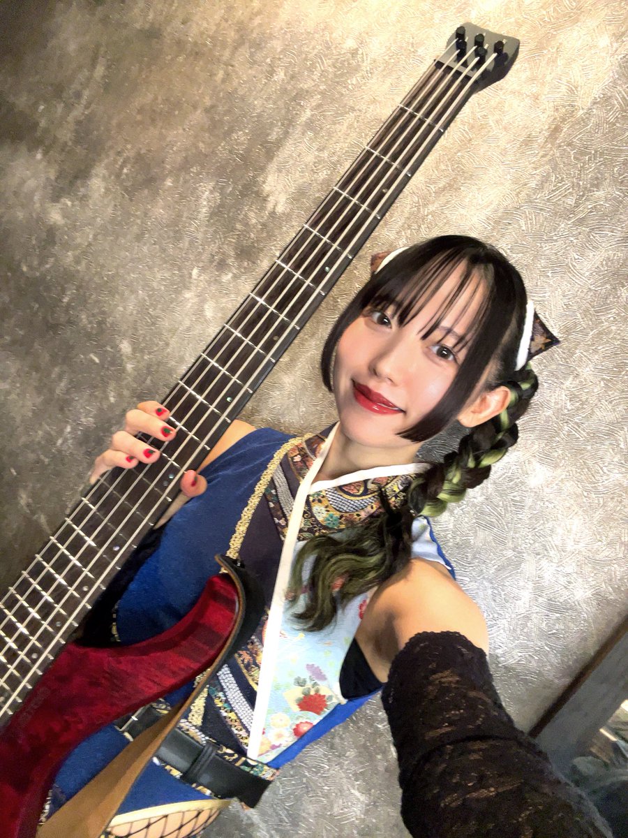 本日初お披露目となりましたヘッドレスべースです！！ アクティブ