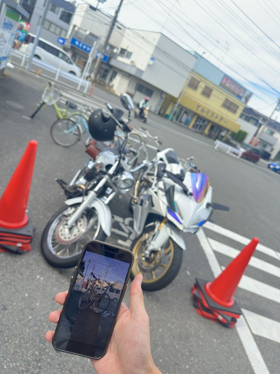 Lu_cbr07's tweet photo. そーえばテスト終わった！！バイク乗り放題だよ！！！
2人とも成長したなぁって写真でも載せとく☺️ https://t.co/t7fEyfOiZN