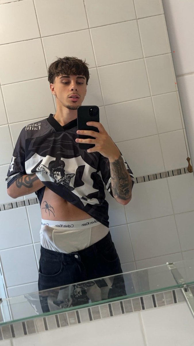 Your Daddyy tweet media