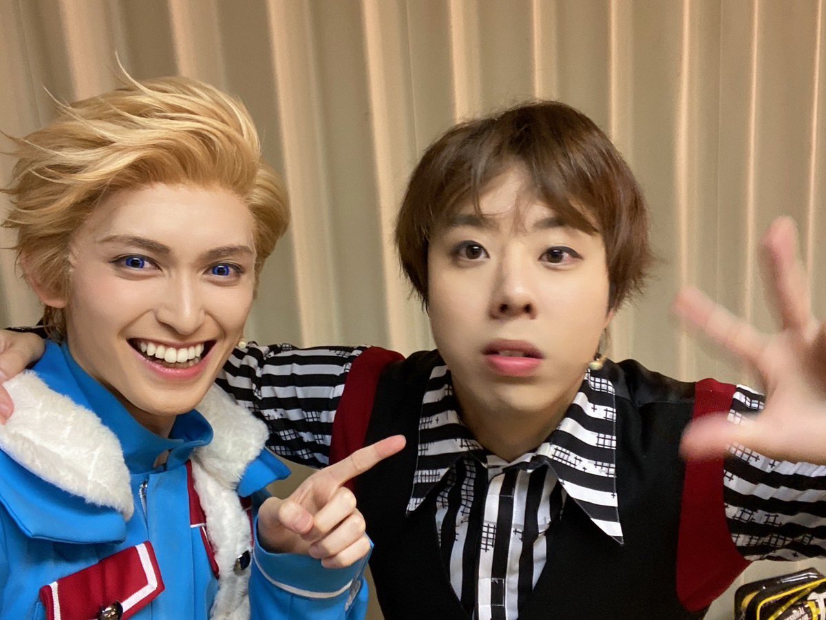 Ryoobi24's tweet image. まつけん。
写真撮りましょって言ってくれたいい人。
だけじゃなく、熱くてとっても頑張り屋さんっ
ほんと #お疲れ劇場 だよ！

なんか落ち着いたらインスタライブしたいんで、よろしければインスタフォローしてくれたら嬉しいですっ

#ヘタミュ