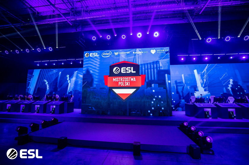 ESEA Elite wzywa a w kwalifikacjach od 16:00 dużo polskich drużyn. Odpalamy arkusz: docs.google.com/spreadsheets/d… 

Streamy oraz polskie teamy będą aktualizowane na bieżąco dziś pomaga <a href="/BambikXDE/">BambikXDE</a> 

Legenda głosi że RT daje +5 do bicepsa 😎