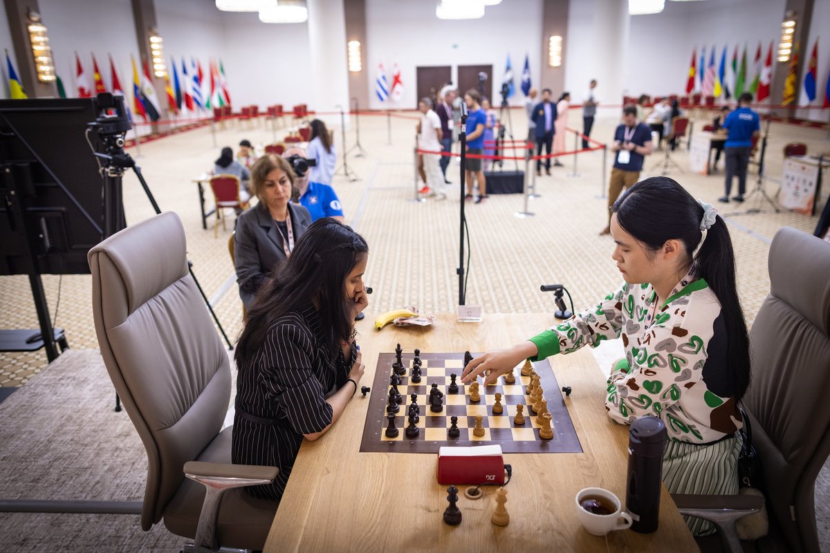 nikchess's tweet image. महिला विश्व कप 2025 – भारतीय खिलाड़ियों ने रचा इतिहास, म्हारी छोरियाँ छोरों से कम हैं के?
बाटुमी में चल रहा महिला विश्व कप अब अपने अंतिम चरण पर जा पहुँचा है और भारतवासियों के लिए एक बड़ी ख़ुशख़बरी भी है। टाई ब्रेक मुकाबलों में चारों भारतीय खिलाड़ियों ने जीत हासिल कर क्वार्टर…