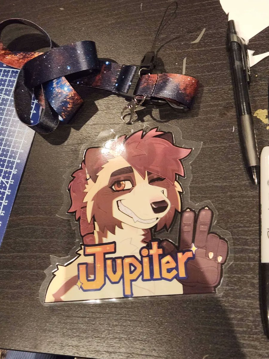 jupiterracc's tweet image. Badge done for Aurawra!!!
Art by @queerestkitty go check them out!!!