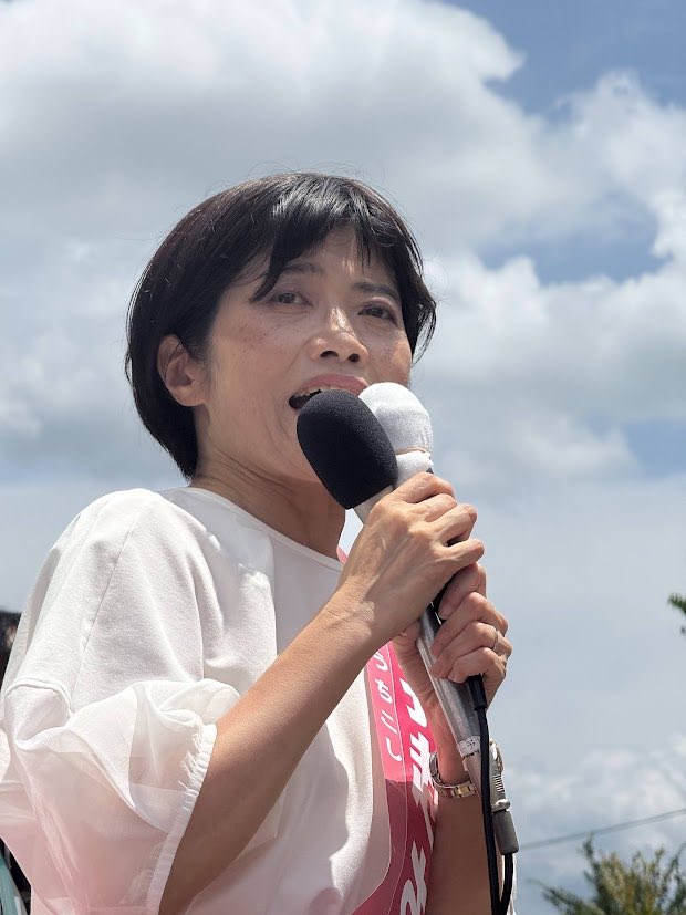sakurauchikoshi's tweet image. この選挙中、たくさんの方々にお支えいただきました。心から感謝申し上げます。
新潟の一議席を巡る戦いは、大きな意味を持っています。
安心と希望に向かう政治か。それとも不安と分断を放置する自民党政治か。
地方の声を届ける議席か。それとも中央に従うだけの自民党の議席か。…