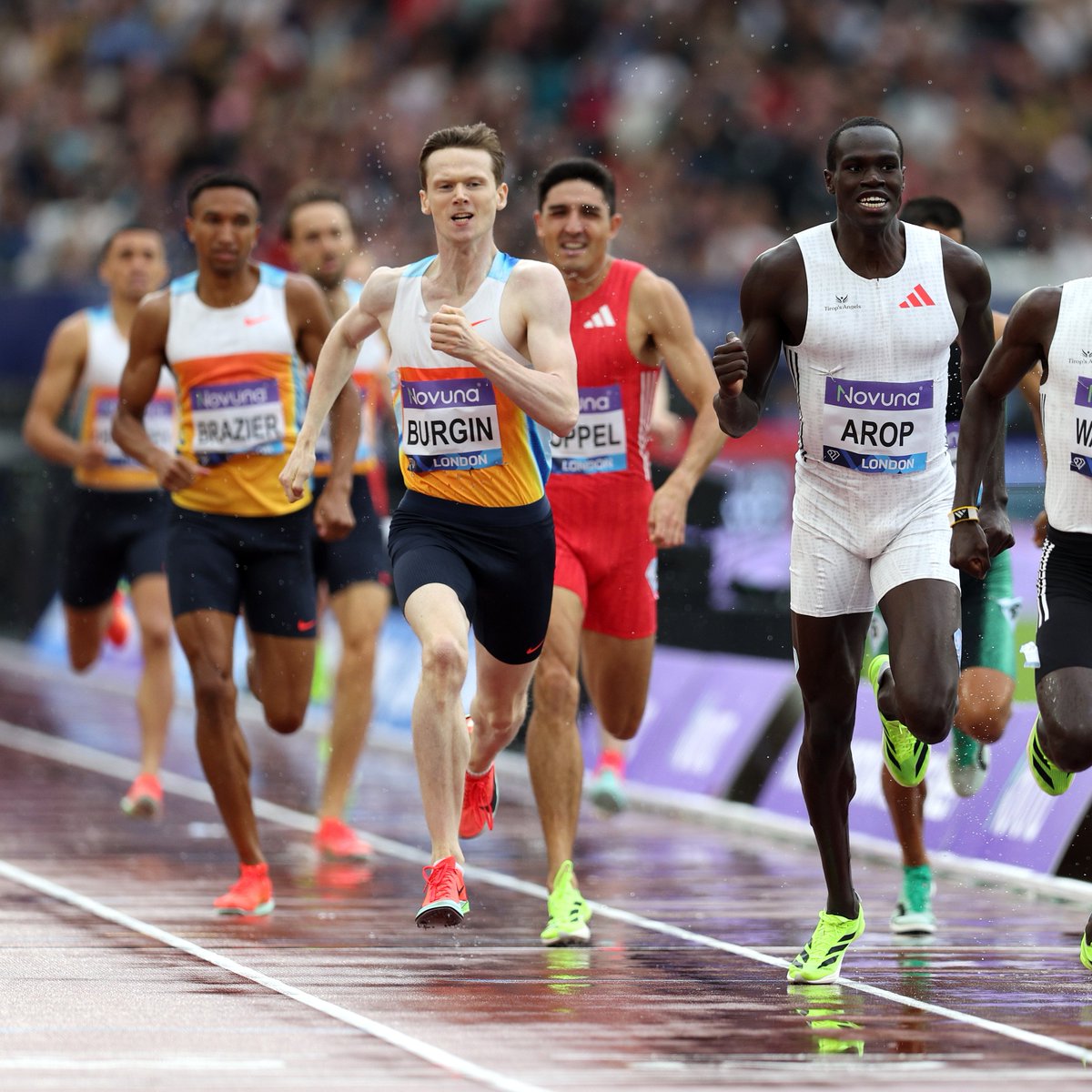 Huge PB for Burgin 😍

<a href="/MaxBurgin3/">Max Burgin</a> clocks a brilliant 1:42.36 to finish third in the men's 800m.

Almost a second off his previous best and now No.3 in the UK all-time rankings 🤯

#LondonDL #DiamondLeague <a href="/_Novuna/">Novuna</a>