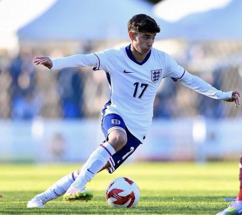Bence Bocsák (@benbocsak) on Twitter photo 🇭🇺 Erik Farkas registered five (!) assists for Liverpool’s U16 side in 60 minutes during a 12-1 friendly win today. 
Keep an eye out on the England U16 international. 
He will be training with the U18s soon, after earning a promotion alongside Joshua Abe. 🇭🇺 Erik Farkas registered five (!) assists for Liverpool’s U16 side in 60 minutes during a 12-1 friendly win today. 
Keep an eye out on the England U16 international. 
He will be training with the U18s soon, after earning a promotion alongside Joshua Abe.