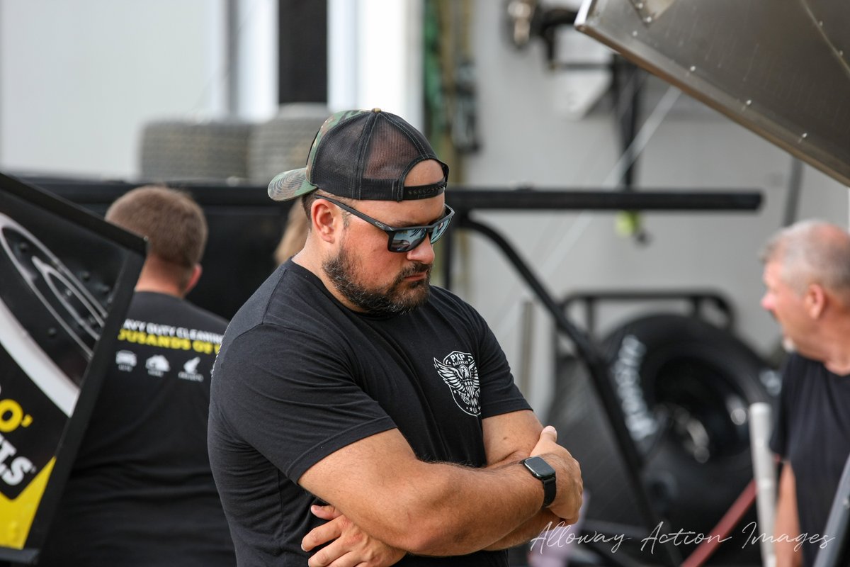 Matt_Alloway_37's tweet image. This guy does it all. @tlp_voice working the pits without a mic Friday night @EldoraSpeedway
