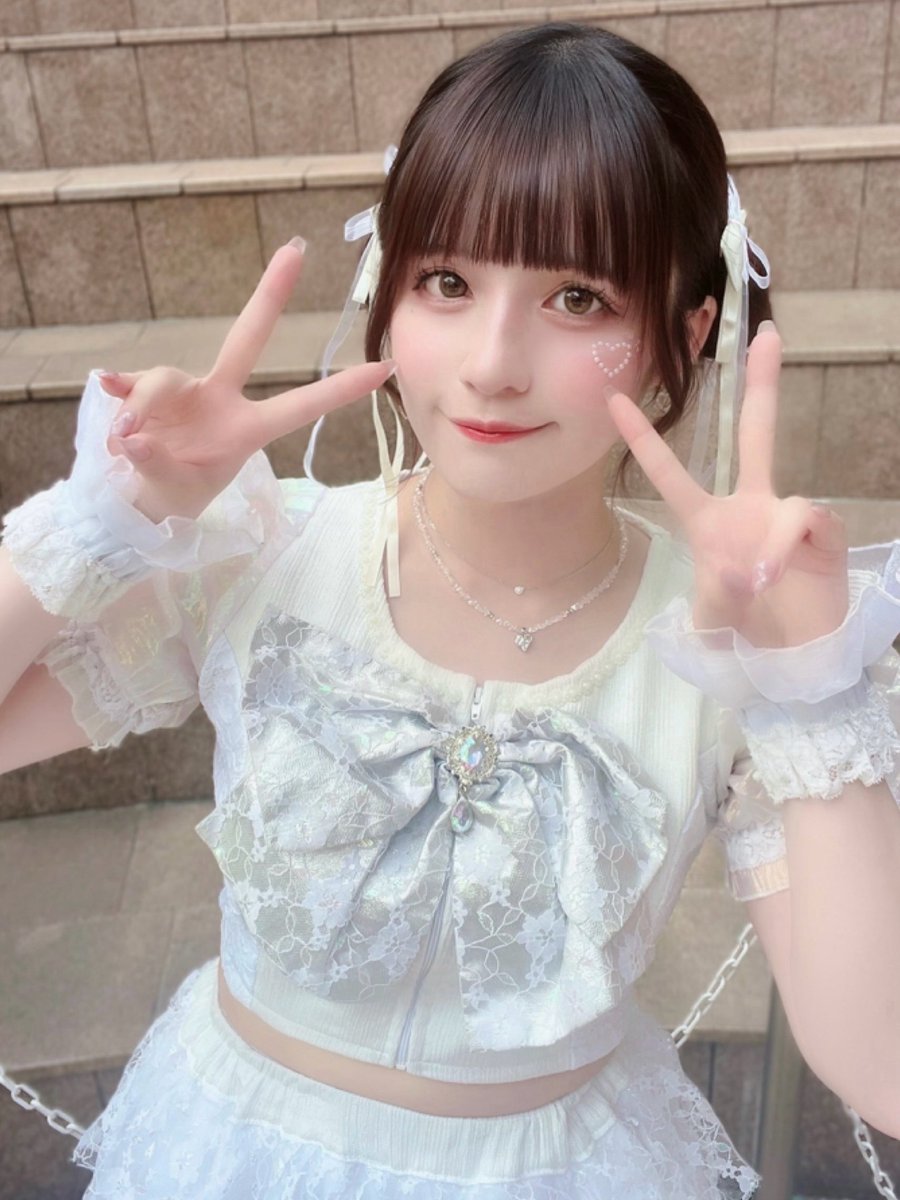 こんばんは🕊

今日は 川崎ラチッタデッラ中央噴水広場にて エラバレシ  『 気になる？もっと好きになる！』リリースイベントありがとうございました🫧🤍

明日は岐阜県に行くよ〜！わくわくっ𓈒𓂂⋆͛📢⋆