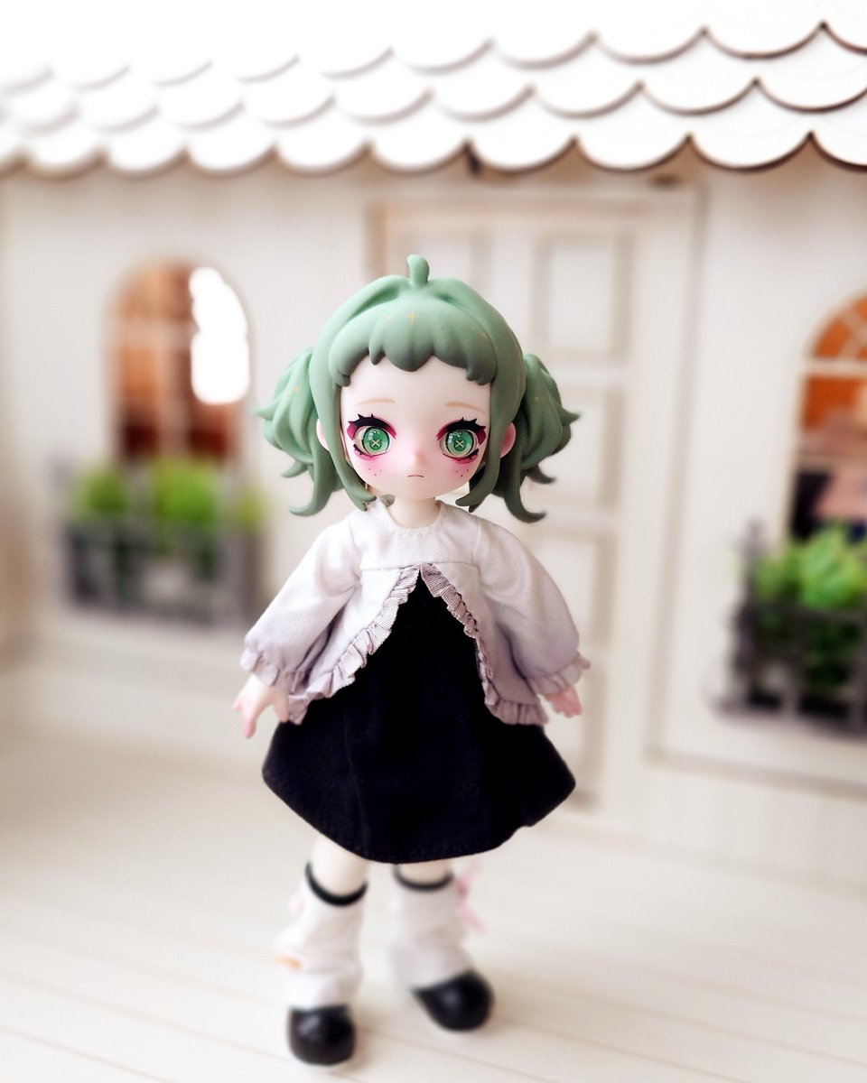 chiirarachii's tweet image. 最後は緑の子、実はこの子が一番可愛いと思ってる(モクレンフェイス入れ替えながら)
頭が重すぎず、バランスもよくて、このシリーズはこの子だけでいいんじゃない?と思うくらい好きな感じになりました!
#次元界TOY
#Nyssa
#怪奇なナイトメア