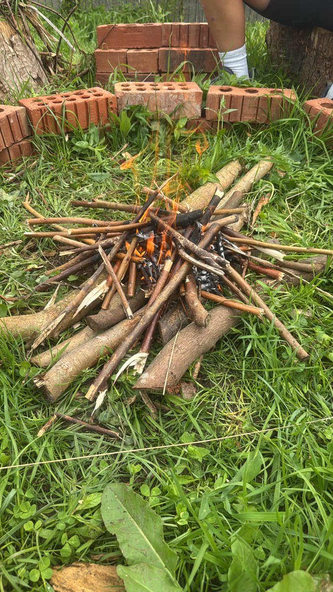 dave_mcpartlin's tweet image. Another tick off our Flakefleet Adventures List ✅ Toasting marshmallows over a campfire for the first time! 🔥
The kids built the fire themselves in our revamped pond area - part of our OPAL journey to bring more joy, freedom & unforgettable moments to playtimes. 🌿