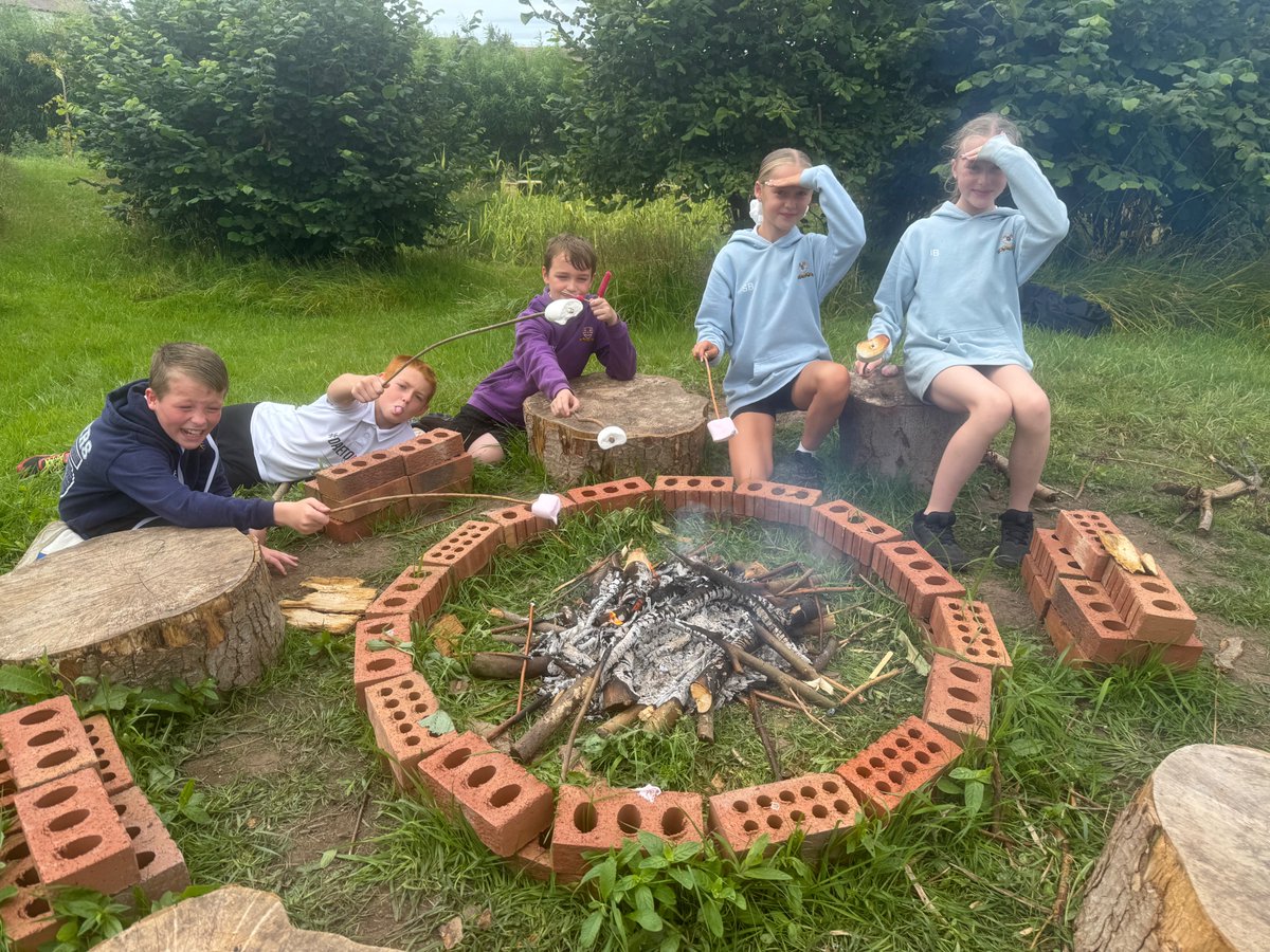 dave_mcpartlin's tweet image. Another tick off our Flakefleet Adventures List ✅ Toasting marshmallows over a campfire for the first time! 🔥
The kids built the fire themselves in our revamped pond area - part of our OPAL journey to bring more joy, freedom & unforgettable moments to playtimes. 🌿