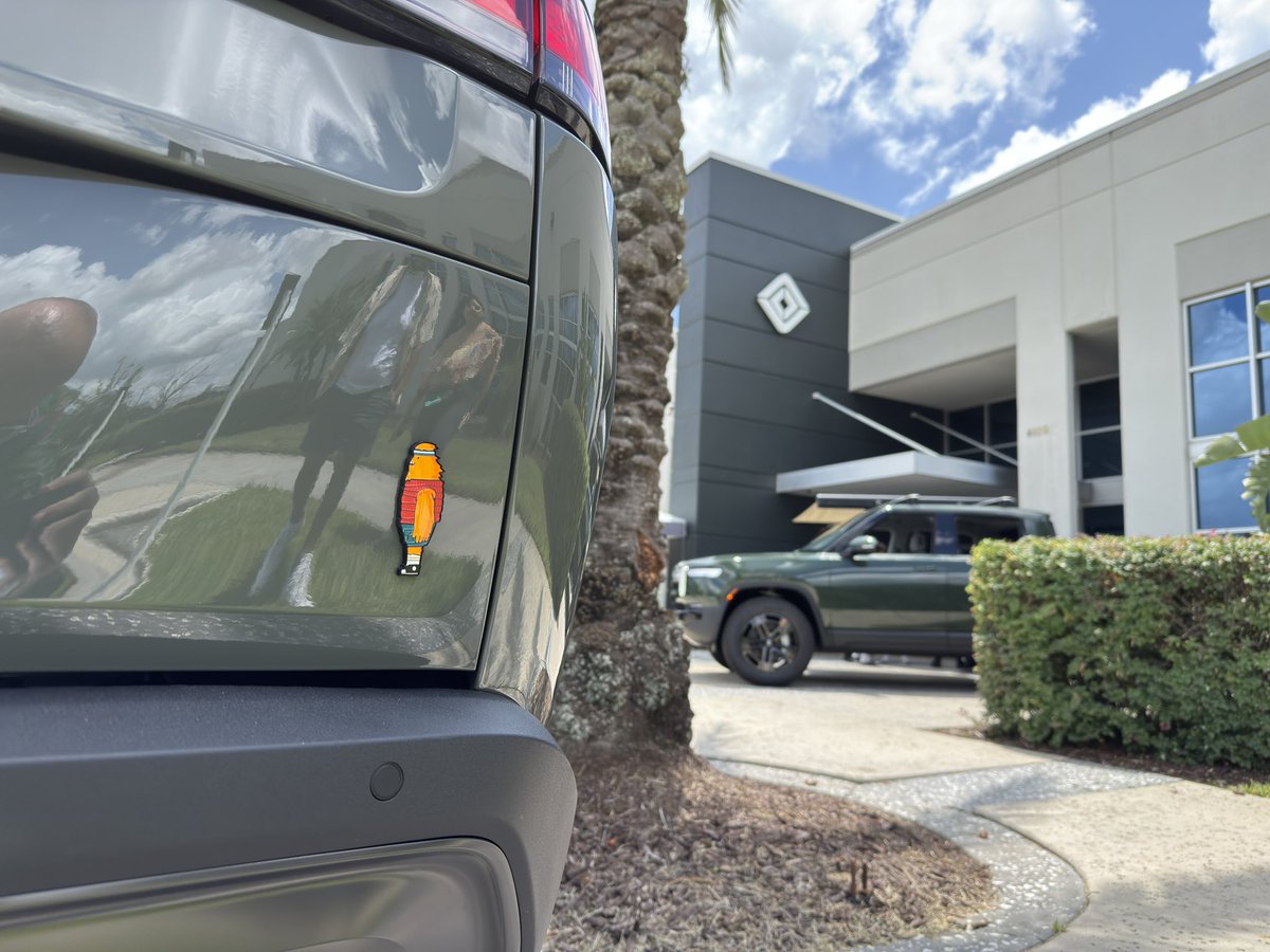 RivianTrackr's tweet image. Rivian Orlando North is celebrating its grand opening today! They’re serving delicious BBQ, test drives including Quad, and free giveaway! @Rivian