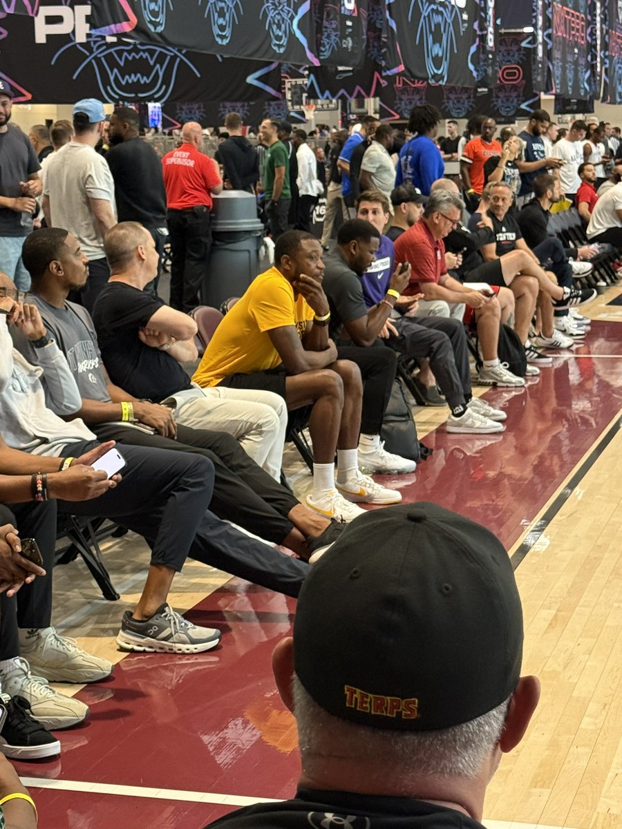 This a different type of flex, a college assistant watching a summer team that dons his name! Salute bro <a href="/PCousy2/">PJ Cousy</a>