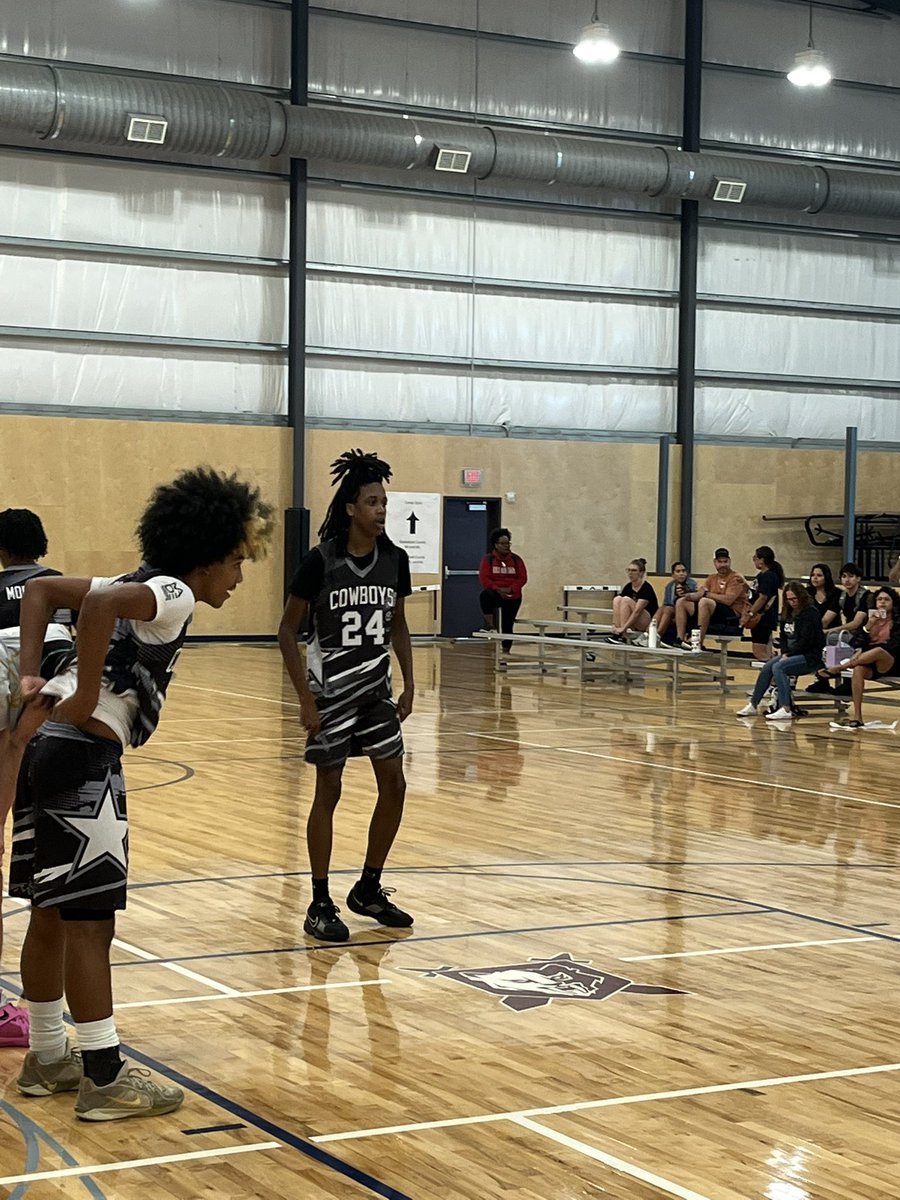 Jewlz💎 (@jewlzonthemic) on Twitter photo 🚨#SummerHoopfest Live🚨
Getting on that rim <a href="/LTate_12/">Lavoris Tate</a>
Thunderous slam in transition for the <a href="/Cowboys_MBB/">Boyz Nation</a>
<a href="/AlamoCityHoops1/">Alamo City Hoops</a> #ACH 🚨#SummerHoopfest Live🚨
Getting on that rim <a href="/LTate_12/">Lavoris Tate</a>
Thunderous slam in transition for the <a href="/Cowboys_MBB/">Boyz Nation</a>
<a href="/AlamoCityHoops1/">Alamo City Hoops</a> #ACH