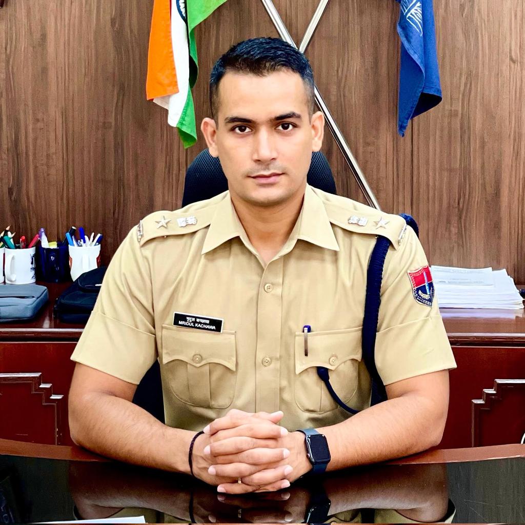 बधाई हो #नागौर_वासियों ♥️🙏 आपका संघर्ष जीता,,,

नागौर के नए SP मृदुल कच्छावाह
#HanumanBeniwal 🔥