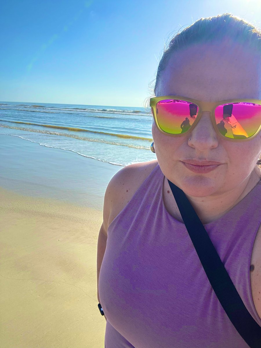 Jodicab22's tweet image. A beach walk, a vanilla latte and a breakfast burrito. May have won Saturday.