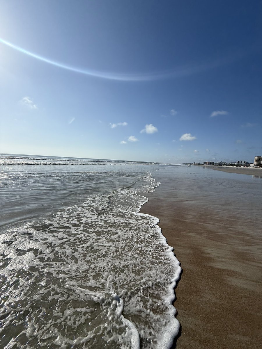 Jodicab22's tweet image. A beach walk, a vanilla latte and a breakfast burrito. May have won Saturday.
