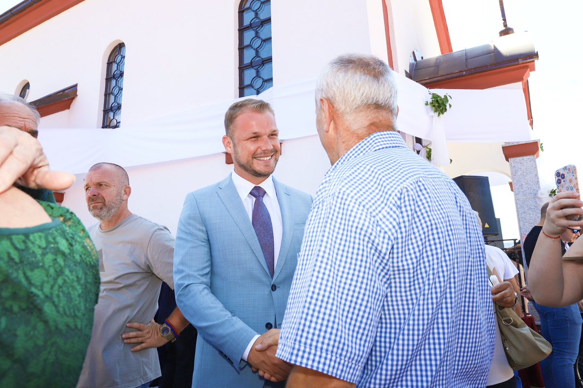 Stanivukovic_D's tweet image. Још једна светиња, још један храм који ће красити наш град! 🙏🏻
Данас сам присуствовао освећењу новоизграђене цркве Светог Великомученика Пантелејмона на Павловцу, које је служио Његово Високопреосвештенство митрополит бањалучки Јефрем - човјек који се, заиста, имао рашта родити.…