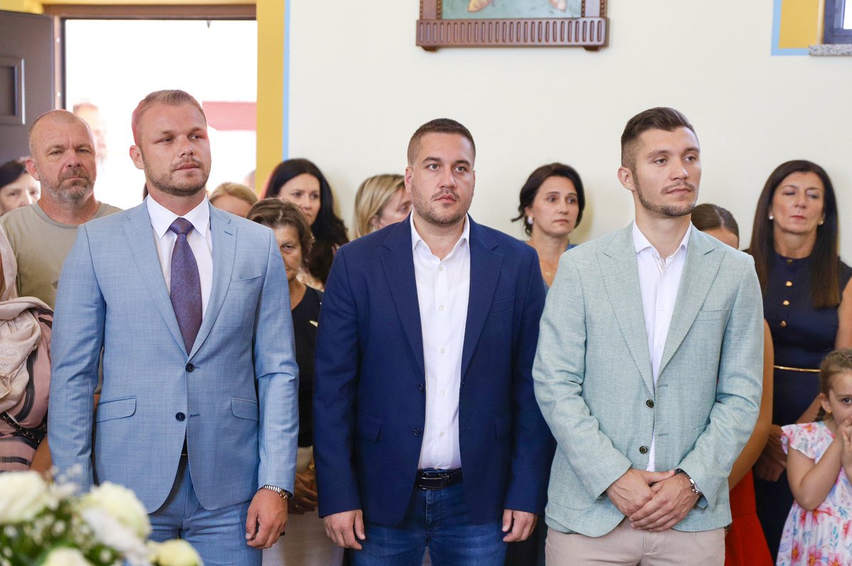 Stanivukovic_D's tweet image. Још једна светиња, још један храм који ће красити наш град! 🙏🏻
Данас сам присуствовао освећењу новоизграђене цркве Светог Великомученика Пантелејмона на Павловцу, које је служио Његово Високопреосвештенство митрополит бањалучки Јефрем - човјек који се, заиста, имао рашта родити.…