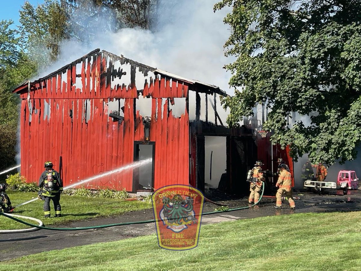 ctfirephoto's tweet photo. HAPPENING NOW: CFPA President Kevin Cooney is on scene in Suffield, CT at the working barn fire. #suffieldct #suffieldfire #barnfire https://t.co/9qDatDH9NB
