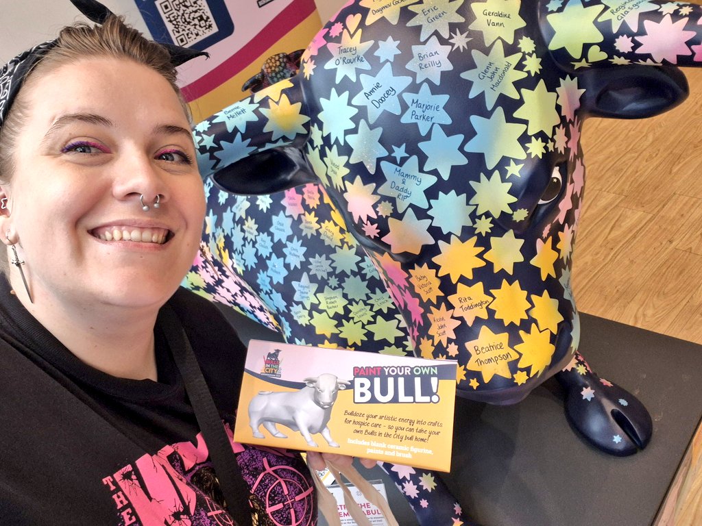 Bozzers's tweet image. Omggggg you can PAINT YOUR OWN BULL! Got mine from Bulls in the City HQ at Great Western Arcade 🥹🖤 Excellent idea, @brumshospice Can't wait to paint mine! X