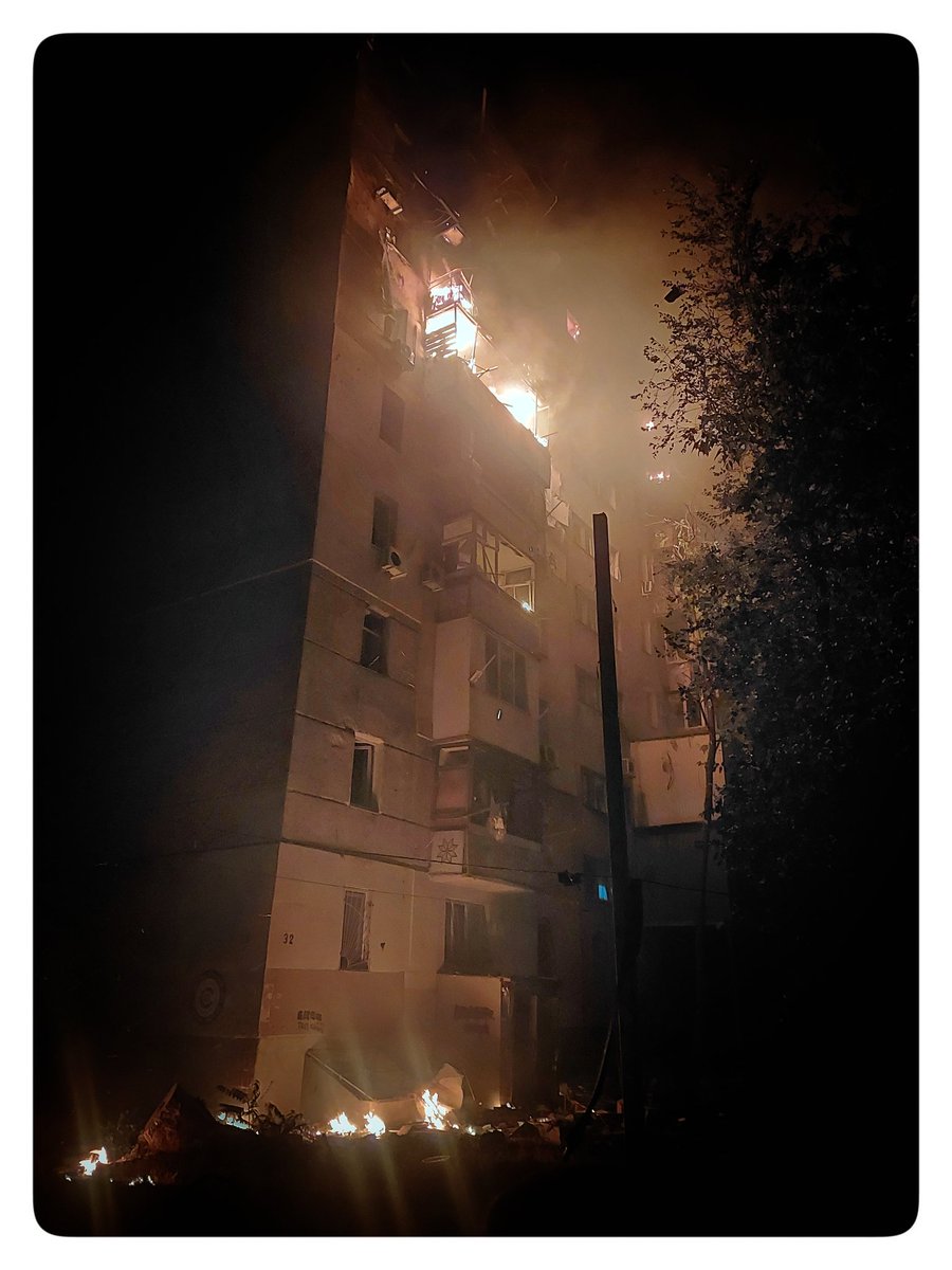papasobaka's tweet image. Today was one of the most terrible nights. Houses, factories, cars were burning. Many people with burns, some were killed. The neighboring house was burning. A huge number of explosions of jet shaheeds. Detonations, fires almost all night. My head hurts a lot and I want to sleep.…