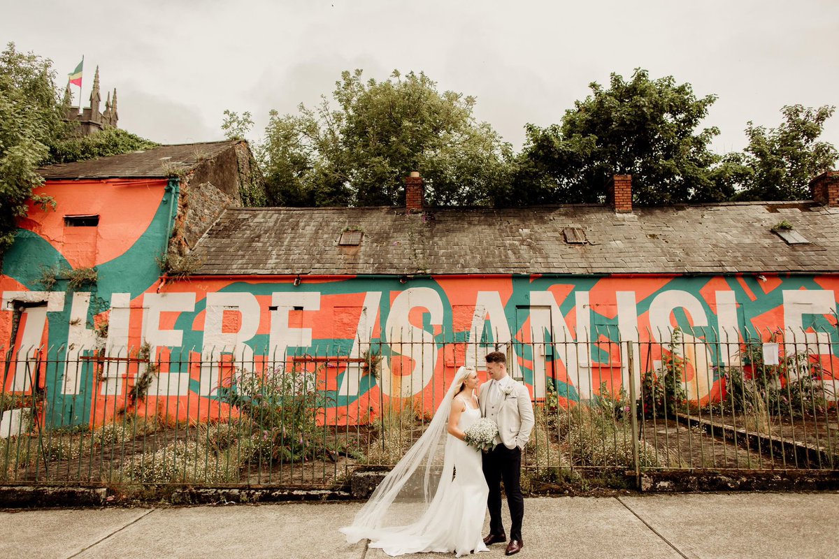 Shannon_RFC's tweet image. Massive congratulations to SRFC Director of Rugby Lee Nicholas and his wife Aisling on their wedding day! We wish you both every happiness for the future 🖤💙