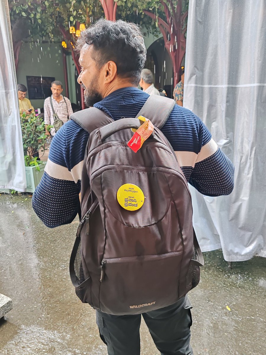 ItsNaveenSagar's tweet photo. @VishweshwarBhat ಸರ್ ಇಲ್ನೋಡಿ...
ತಿರುಗಿ ಕೆಟ್ಟವರಿಲ್ಲ
#ಪ್ರವಾಸಿಪ್ರಪಂಚ
#pravasiprapancha
#vietnam
#HoChiMinh https://t.co/5NvQaeYQIS