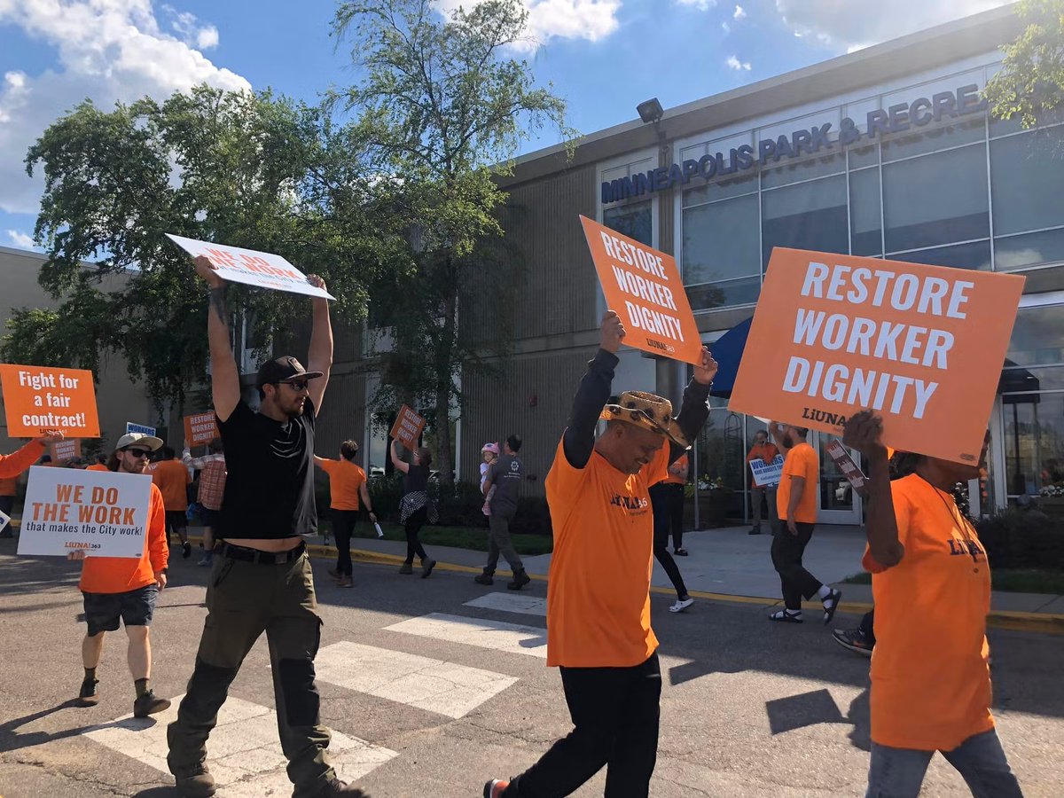 LIUNA's tweet image. Trying to mistreat #LIUNA members? Think again.
With over 530,000 Laborers across North America, we will ALWAYS show up to fight for our dignity and workers rights.
From pipelines to picket lines, #LIUNAStrong.