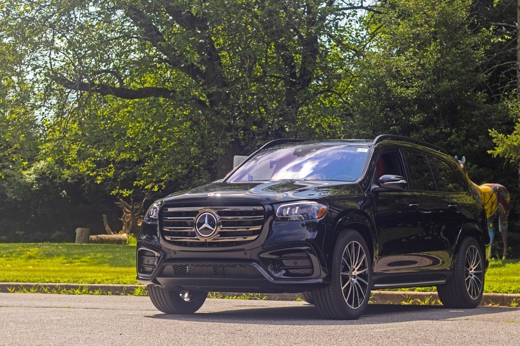 RallyeMotors1's tweet photo. This weekend is perfect for an SUV adventure! Experience the thrill of exploring new terrains and making unforgettable memories. Don’t just dream about your next getaway—take a test drive with us and feel the excitement firsthand! 

https://t.co/YcDLEvkjNN https://t.co/xu0mQpbzSC