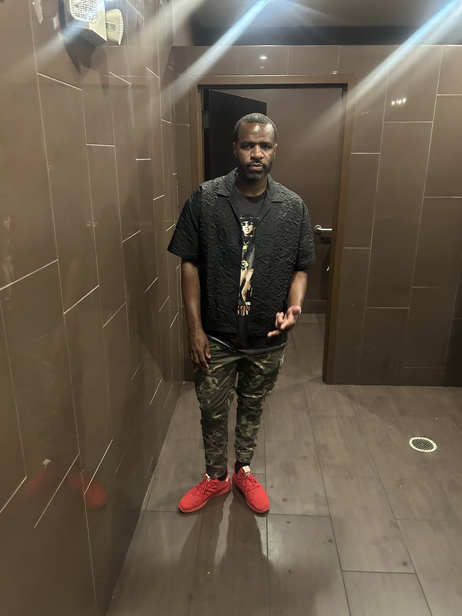 Eurostep_Rich's tweet image. And I told y'all, I can drop something anytime I want to πππππππ