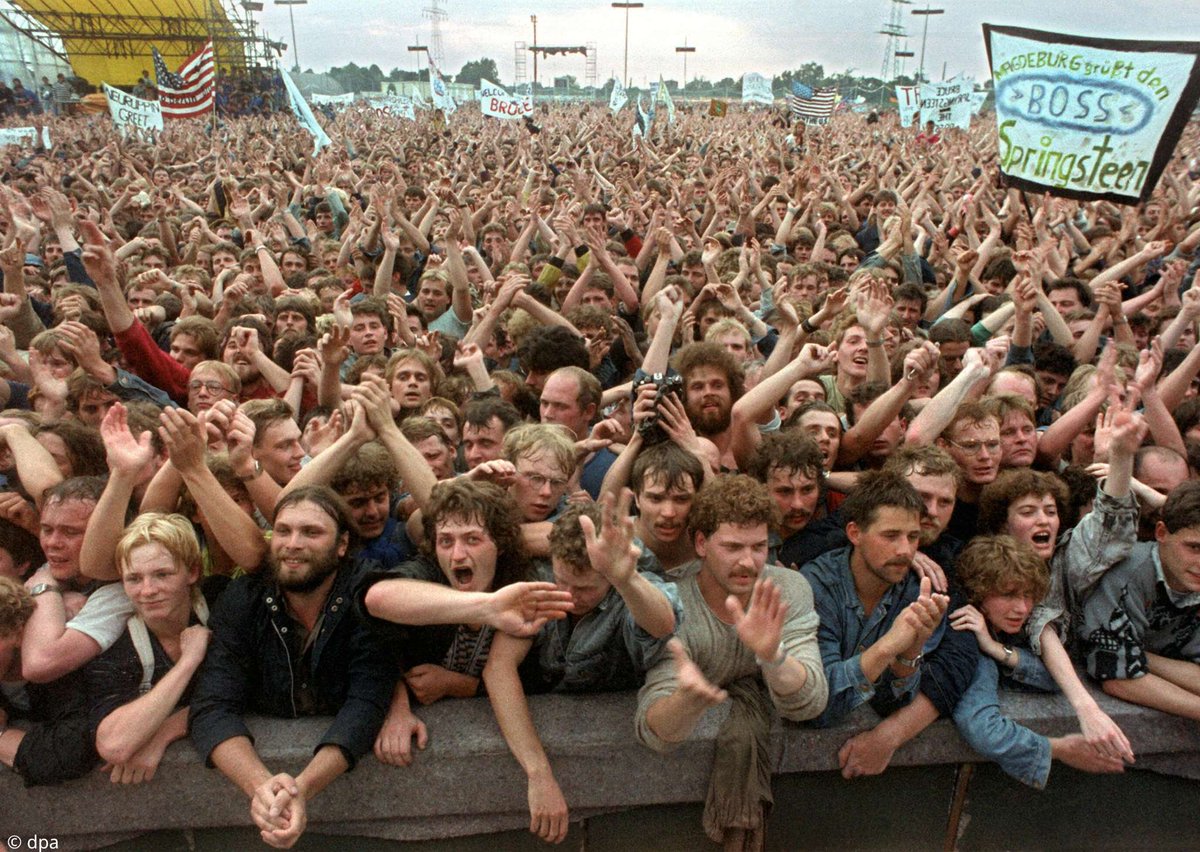 GermanyinUSA's tweet image. 37 years ago today, Bruce Springsteen played to 300,000 in East Berlin—the biggest concert in East German history.
His message: "I came to play rock 'n' roll for you East Berliners in the hope that one day all the barriers will be torn down."
16 months later, the Wall fell.